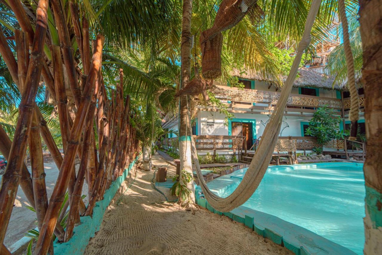 Hotel Villas Tiburon Isla Holbox Exteriör bild